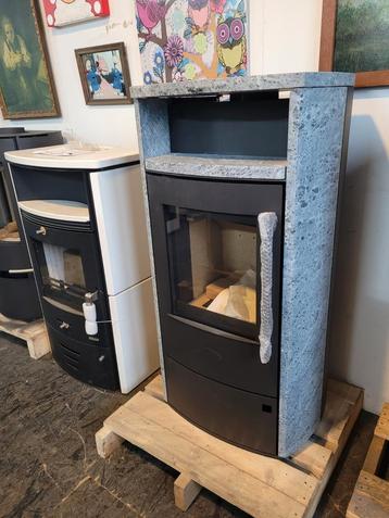 Speksteen kachel groot en zwaar van €3400 voor €2250,00 beschikbaar voor biedingen