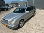 Mercedes-Benz E-Klasse 2.4 E240 Combi Classic AUT 1998 Grijs, Auto's, Mercedes-Benz, Automaat, Stationwagon, Particulier, 2398 cc