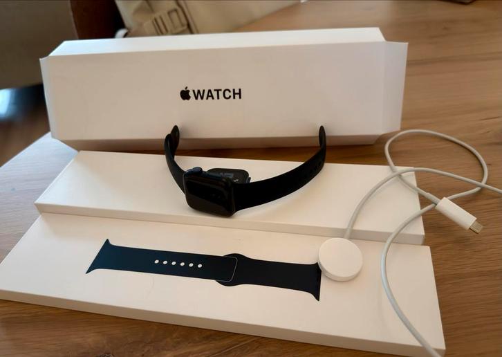 Apple Watch SE 2e generatie (40mm), Sieraden, Tassen en Uiterlijk, Smartwatches, Zo goed als nieuw, iOS, Blauw, Waterdicht, Ophalen of Verzenden