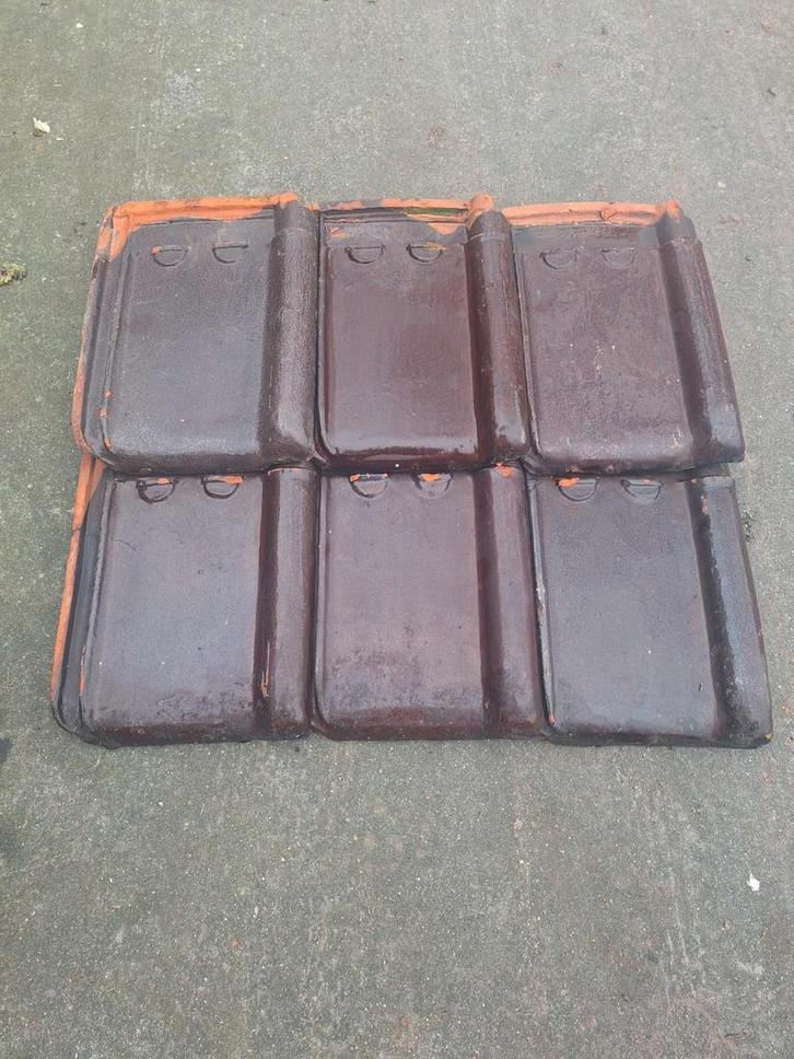 1050 Tuile du Nord dakpannen donkerbruin van Rijn en Kloot, Doe-het-zelf en Verbouw, Dakpannen en Dakbedekking, Gebruikt, Dakpannen