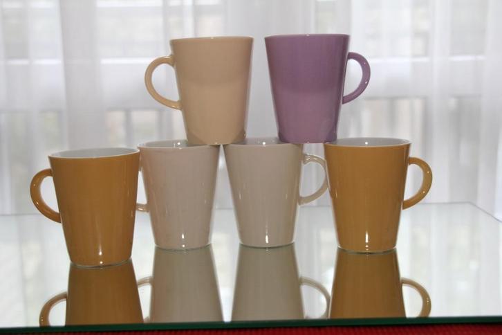 Arzberg /Perla / kop en schotels en mokken, Huis en Inrichting, Keuken | Servies, Zo goed als nieuw, Kop(pen) en/of Schotel(s)