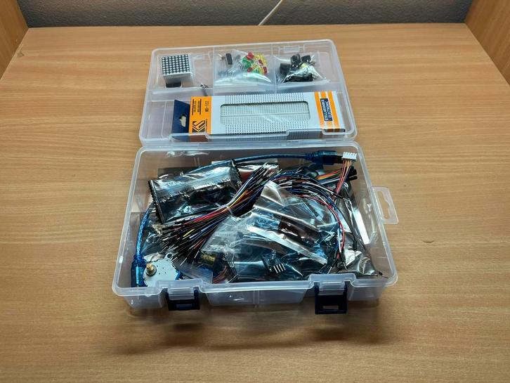 Nieuwe Arduino Uno R3 starter kit, Hobby en Vrije tijd, Elektronica-componenten, Nieuw, Ophalen of Verzenden