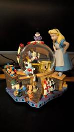 Rare Alice in Wonderland Snow Globe Snow Globe Music Box, Verzamelen, Ophalen of Verzenden, Overige figuren, Zo goed als nieuw