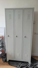 Industriële grijze lockerkast 3-deurs, Ophalen, Zo goed als nieuw, Industrieel