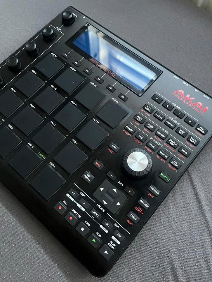 Akai MPC Studio - Zwart, Muziek en Instrumenten, Midi-apparatuur, Zo goed als nieuw, Ophalen of Verzenden