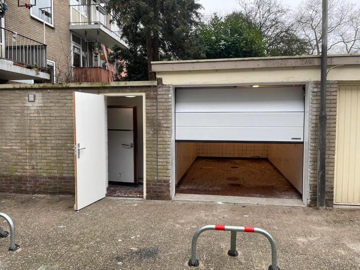 Garagebox en angesloten berging te huur! UTRECHT, Huizen en Kamers, Kamers te huur, Utrecht, 20 tot 35 m²