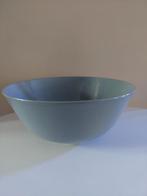 mooie blauw/grijze  salade schaal van Vivo, Huis en Inrichting, Keuken | Servies, Ophalen of Verzenden, Overige stijlen, Porselein