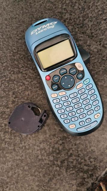 Dymo letratag label maker  beschikbaar voor biedingen