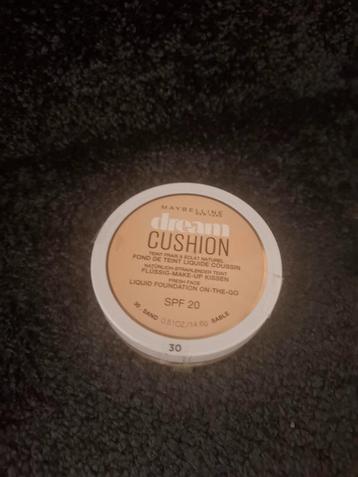  nieuwe Maybelline Dream Cushion Foundation (advr 53) beschikbaar voor biedingen