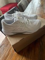 Asics volleybalschoenen wit maat 39- zo goed als nieuw, Ophalen of Verzenden, Zo goed als nieuw, Wit, Sportschoenen