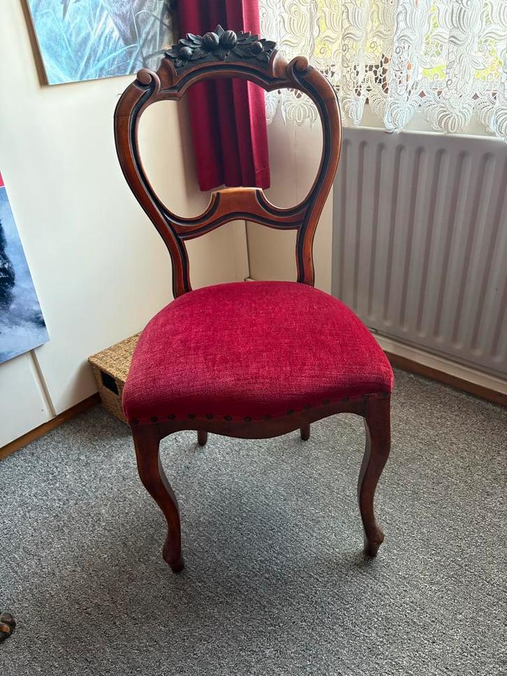 Antieke Rode Stoel 2x, Huis en Inrichting, Stoelen, Gebruikt, Eén, Hout, Rood, Ophalen