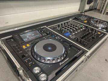 Pioneer 2 X CDJ 2000 Nexus + DJM 900 Nexus in flightcase beschikbaar voor biedingen