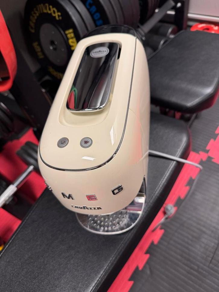 SMEG Lavazza Koffiezetapparaat - Stijlvol en Functioneel, Witgoed en Apparatuur, Koffiezetapparaten, Zo goed als nieuw, Koffiepads en cups