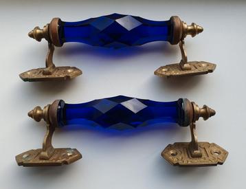 Twee art deco handgrepen deurgrepen beschikbaar voor biedingen