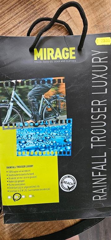 Regenpak regenkleding  beschikbaar voor biedingen