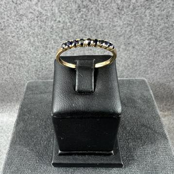 Gouden Ring | 14k | 1,9g | rijring 9x saffier | 19,5| 394958 beschikbaar voor biedingen