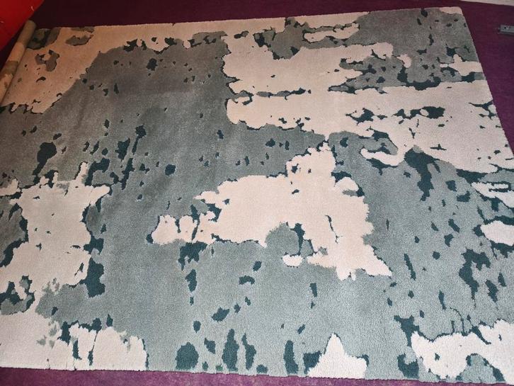 Te koop, mooi vloerkleed, ringklocka van Ikea, Huis en Inrichting, Stoffering | Tapijten en Kleden, Zo goed als nieuw, 150 tot 200 cm