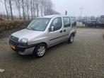 Fiat Doblo 1.6 2005 Grijs, Auto's, Voorwielaandrijving, 4 cilinders, 7 stoelen, Handgeschakeld