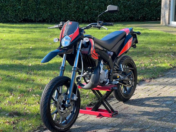 Derbi Senda Extreme | 2015 | maar 1000KM, Fietsen en Brommers, Brommers | Derbi, Zo goed als nieuw, Maximaal 45 km/u, Ophalen