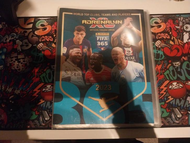 Panini fifa 365 verzameling uit2023, Hobby en Vrije tijd, Stickers en Plaatjes, Zo goed als nieuw, Meerdere plaatjes, Ophalen