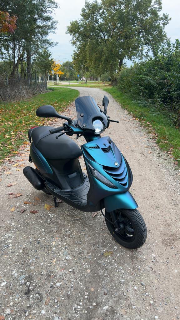 Piaggio zip 50cc 4t, Fietsen en Brommers, Scooters | Piaggio, Zo goed als nieuw, Zip, Benzine, Ophalen