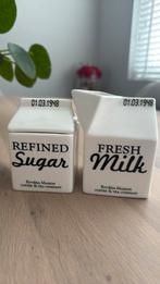 Riviera Maison melk/suiker set, Huis en Inrichting, Keuken | Servies, Ophalen of Verzenden, Zo goed als nieuw, Bord(en), Wedgwood