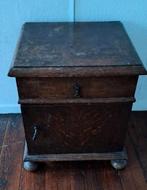 Antiek houten kastje / bijzettafel, Minder dan 45 cm, Minder dan 55 cm, Gebruikt, Vierkant