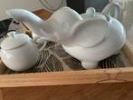 Leuke wit porseleinen theepot suiker potje en melkkannetje, Mand, Nieuw, Ophalen of Verzenden, Riet
