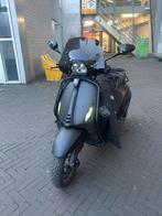 Vespa sprint 2023 full option mat zwart, Benzine, 50 cc, Ophalen of Verzenden, Zo goed als nieuw