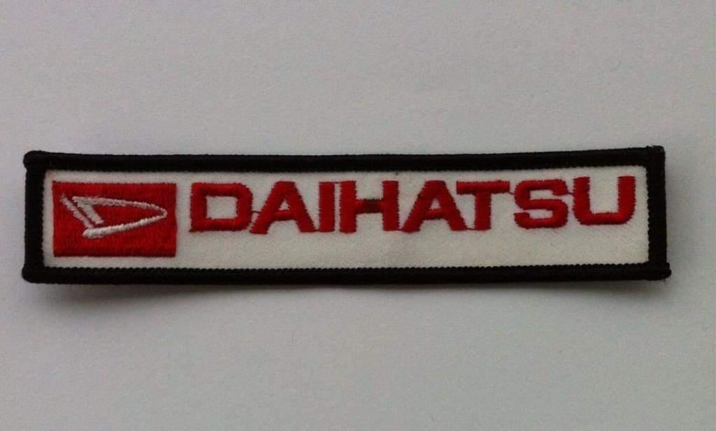 Daihatsu patch badge opnaai embleem, Verzamelen, Automerken, Motoren en Formule 1, Nieuw, Auto's, Ophalen of Verzenden