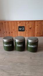 EMAILLE DONKER GROENE BOLLEN BUSSENSET MET GOUDEN BIES., Antiek en Kunst, Antiek | Emaille, Ophalen of Verzenden