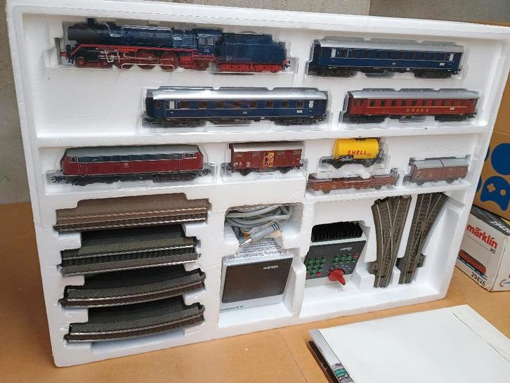 Marklin digitale startset 29845 met 2 loks., Hobby en Vrije tijd, Modeltreinen | H0, Zo goed als nieuw, Treinset, Wisselstroom