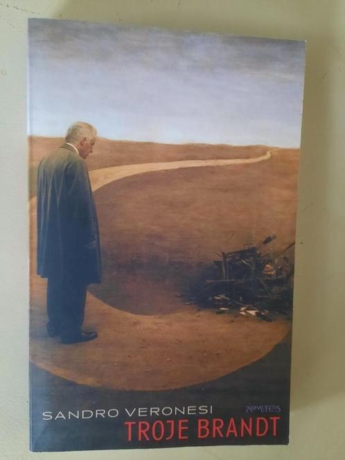 Troje brandt - Sandro Veronesi, Boeken, Romans, Europa overig, Ophalen of Verzenden