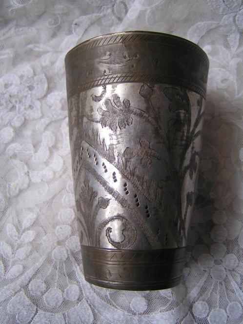 LASSI gegraveerde bruidsbeker nr EE 891, Antiek en Kunst, Antiek | Koper en Brons, Verzenden