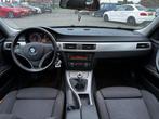 BMW 3-serie Touring 318i High Executive|Trekhaak|Pano| Xenon, 13 km/l, 4 cilinders, 129 pk, Blauw