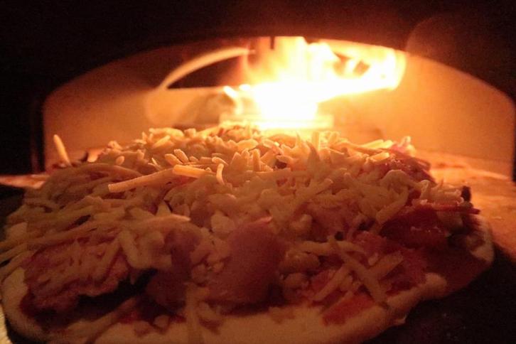 Pizza barbeque Ziipa, Tuin en Terras, Barbecue-accessoires, Gebruikt, Ophalen
