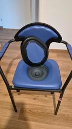 Toiletstoel blauw met comfortabele zit en emmer met deksel., Diversen, Rollators, Ophalen