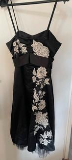 Zwart jurkje met witte bloemen - Maat M, Kleding | Dames, Maat 38/40 (M), Zwart, Ophalen of Verzenden, Zo goed als nieuw