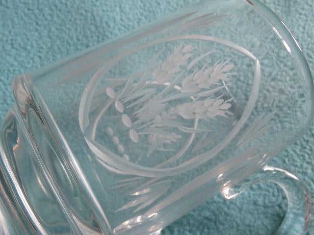 Vintage bierpul met ingegraveerde korenaren, Ophalen of Verzenden, Zo goed als nieuw, Bierglas