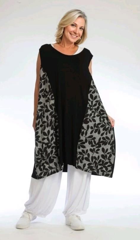 Zwart/grijs tuniek Frey van AKH Maat 50 nu €29,95, Kleding | Dames, Grote Maten, Nieuw, Shirt of Top, Zwart, Ophalen of Verzenden