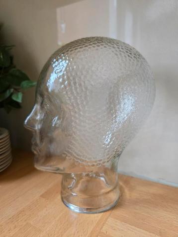 Vintage glazen hoofd  beschikbaar voor biedingen
