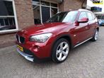 BMW X1 SDrive20i Automaat / Leder / Navi / Panoramadak, Euro 5, Achterwielaandrijving, Zwart, 4 cilinders