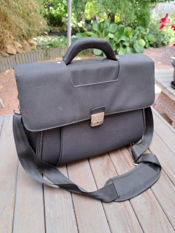 te koop: business bag of laptoptas beschikbaar voor biedingen
