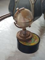 Wereldbol speeldoos met aansteker draait na opwinden, Ophalen of Verzenden, Zo goed als nieuw