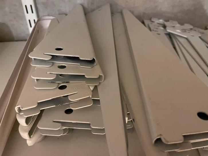 Witte planken met wandsysteem leggers, Huis en Inrichting, Woonaccessoires | Wandplanken en Boekenplanken, Zo goed als nieuw, Ophalen