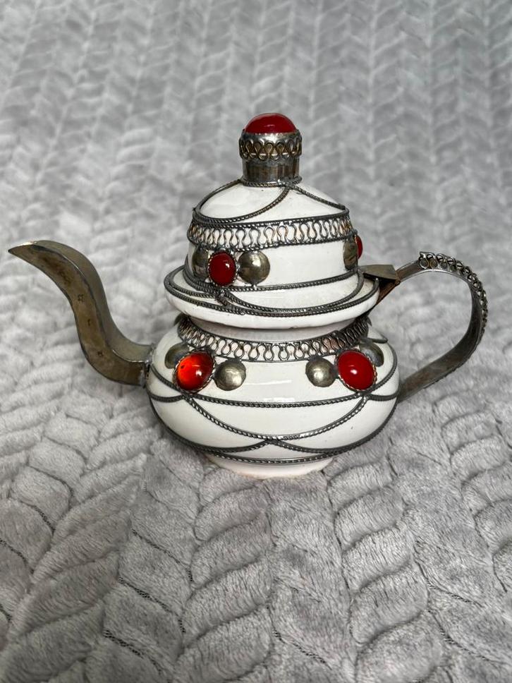 Klein Marokkaans theepotje van keramiek, Antiek en Kunst, Curiosa en Brocante, Ophalen of Verzenden