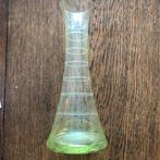 Oude vaas groen glas 25 cm hoog, Antiek en Kunst, Ophalen of Verzenden