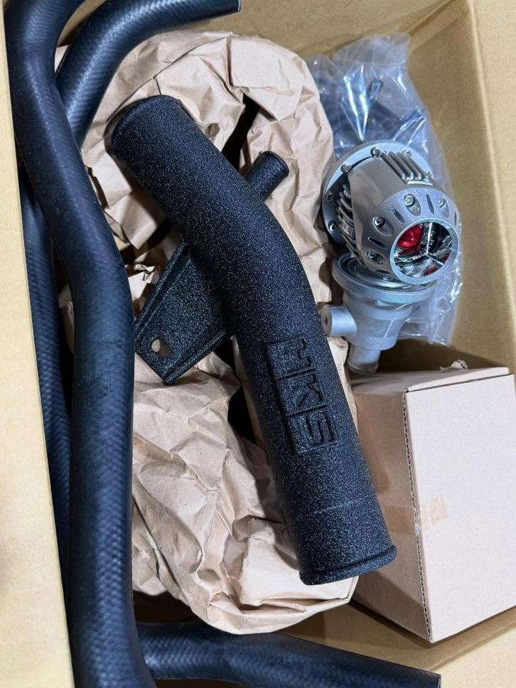 HKS SQV4 Blow Off Valve kit dumpvalve - Toyota Yaris GR 20+, Auto diversen, Tuning en Styling, Ophalen of Verzenden