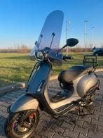 Te koop: Vespa Sprint 50cc – Full Option – Mat Grijs – 2018, Fietsen en Brommers, Scooters | Vespa, Ophalen, Gebruikt, Maximaal 45 km/u