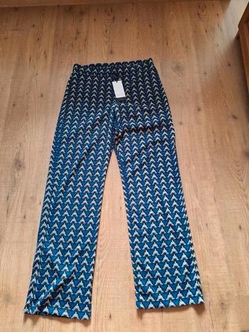 Lange rechte broek Xostes M kobaltzwartwit patroon beschikbaar voor biedingen